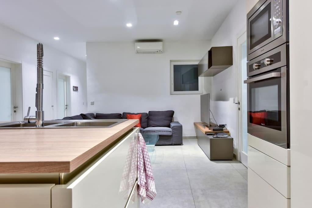 Modern 3 Bed & 2 Bth Apt Sliema Esterno foto