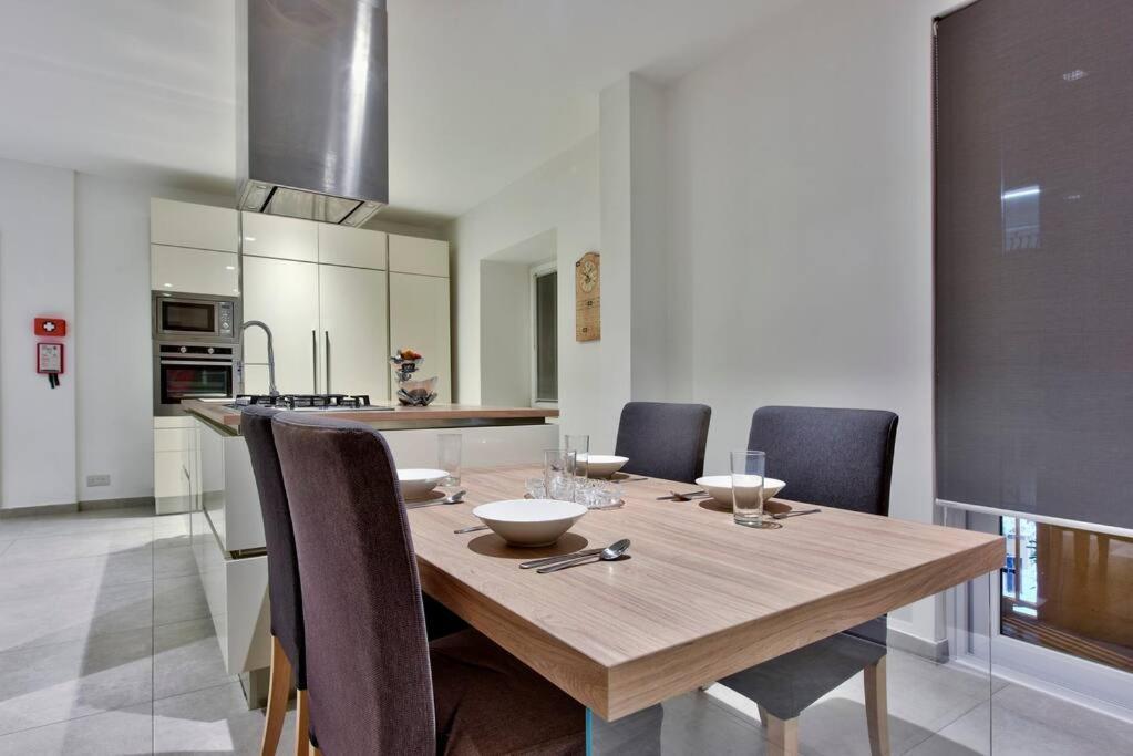Modern 3 Bed & 2 Bth Apt Sliema Esterno foto